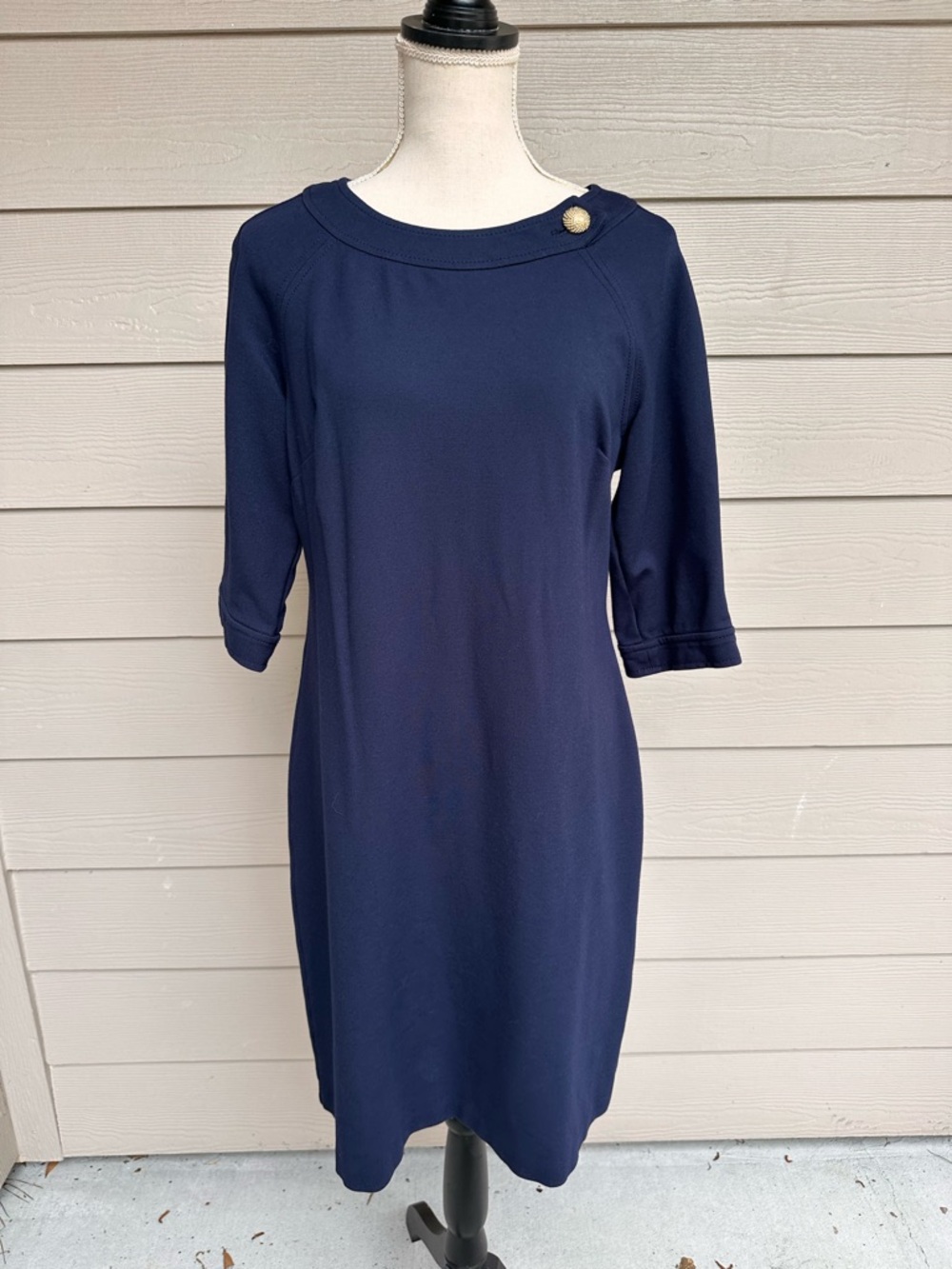 Talbots Navy Blue Round Neck 3Q Sleeve Gold Accent Button Sheath Dress Sz 10 B11